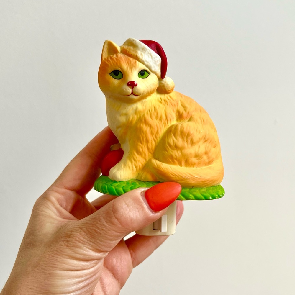 80s-90s Vintage 🐱❤️ Porcelain Christmas Cat Night Light - WORKS! - Picture 1 of 3
